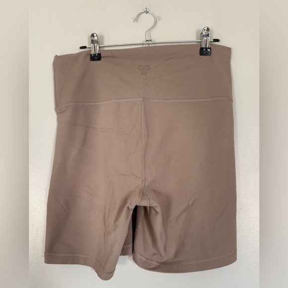 Aritzia TNA Hold It Atmosphere High Rise Bike Shorts - Tan - Picture 3 of 5